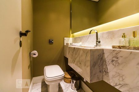 Apartamento à venda com 210m², 3 quartos e 2 vagas Apartamento à venda com 210m², 3 quartos e 2 vagasLavabo