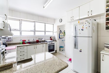 Apartamento à venda com 210m², 3 quartos e 2 vagas Apartamento à venda com 210m², 3 quartos e 2 vagasCozinha