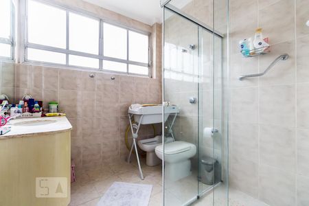 Apartamento à venda com 210m², 3 quartos e 2 vagas Apartamento à venda com 210m², 3 quartos e 2 vagasBanheiro