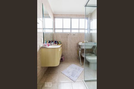 Apartamento à venda com 210m², 3 quartos e 2 vagas Apartamento à venda com 210m², 3 quartos e 2 vagasBanheiro