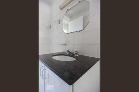 Banheiro de apartamento à venda com 3 quartos, 70m² em Conjunto Residencial Souza Queiroz, Campinas