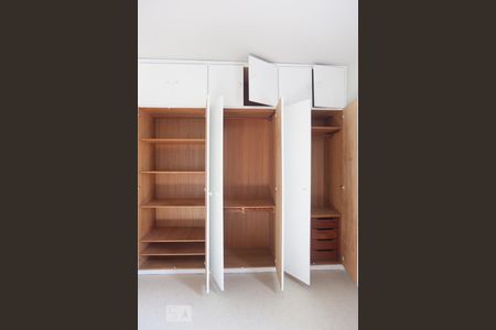 Quarto 1 de apartamento à venda com 3 quartos, 70m² em Conjunto Residencial Souza Queiroz, Campinas