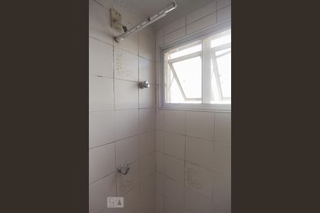 Banheiro de apartamento à venda com 3 quartos, 70m² em Conjunto Residencial Souza Queiroz, Campinas