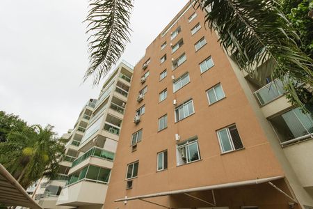Apartamento à venda com 85m², 3 quartos e 1 vaga Apartamento à venda com 85m², 3 quartos e 1 vagaFachada