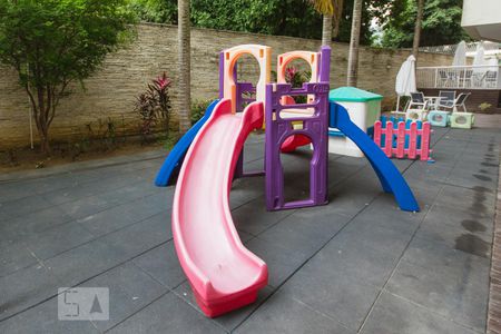 Apartamento à venda com 85m², 3 quartos e 1 vaga Apartamento à venda com 85m², 3 quartos e 1 vagaÁrea Comum - Playground