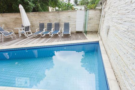 Apartamento à venda com 85m², 3 quartos e 1 vaga Apartamento à venda com 85m², 3 quartos e 1 vagaPiscina