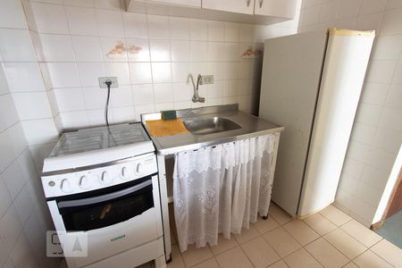Cozinha de apartamento para alugar com 1 quarto, 51m² em Hugo Lange, Curitiba