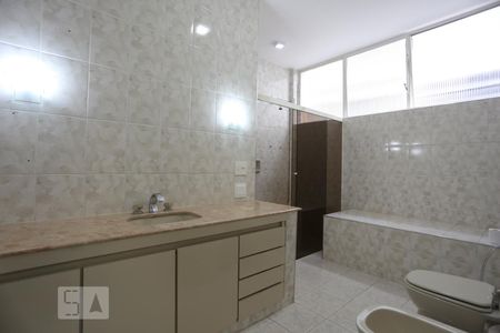 Banheiro da Suite de apartamento para alugar com 3 quartos, 276m² em Santa Cecília, São Paulo