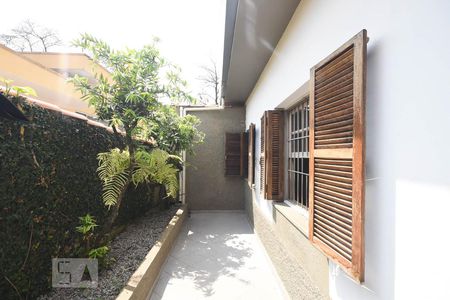 Casa à venda com 206m², 3 quartos e 3 vagasLateral