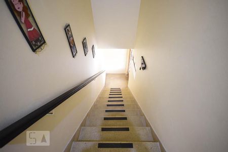 Escada de casa à venda com 3 quartos, 206m² em Vila Inah, São Paulo