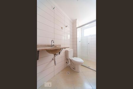 Banheiro  de apartamento à venda com 2 quartos, 51m² em Utinga, Santo André