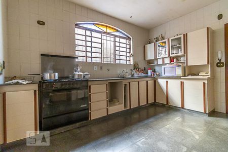 Casa à venda com 386m², 3 quartos e 8 vagas Casa à venda com 386m², 3 quartos e 8 vagasCozinha