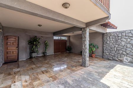 Casa à venda com 386m², 3 quartos e 8 vagas Casa à venda com 386m², 3 quartos e 8 vagasÁrea Externa