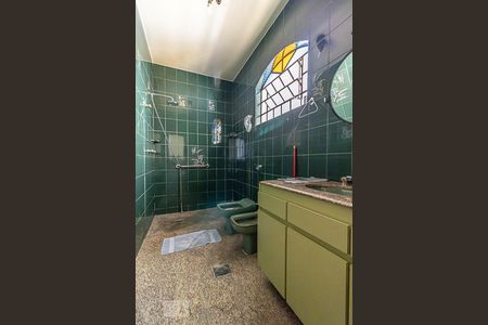 Casa à venda com 386m², 3 quartos e 8 vagas Casa à venda com 386m², 3 quartos e 8 vagasBanheiro da Suíte