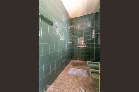 Casa à venda com 386m², 3 quartos e 8 vagas Casa à venda com 386m², 3 quartos e 8 vagasBanheiro da Suíte