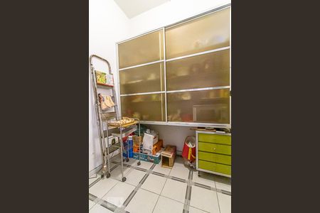 Casa à venda com 386m², 3 quartos e 8 vagas Casa à venda com 386m², 3 quartos e 8 vagasDispensa