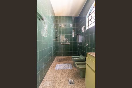 Casa à venda com 386m², 3 quartos e 8 vagas Casa à venda com 386m², 3 quartos e 8 vagasBanheiro da Suíte