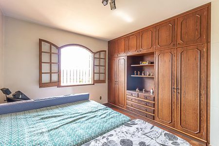 Casa à venda com 386m², 3 quartos e 8 vagas Casa à venda com 386m², 3 quartos e 8 vagasQuarto 1