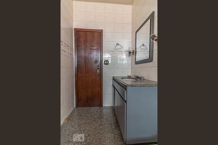 Casa à venda com 386m², 3 quartos e 8 vagas Casa à venda com 386m², 3 quartos e 8 vagasBanheiro do Segundo Andar