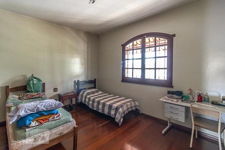 Casa à venda com 386m², 3 quartos e 8 vagas Casa à venda com 386m², 3 quartos e 8 vagasQuarto 2