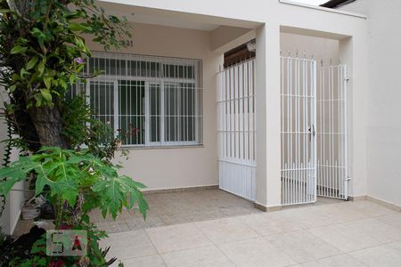 FACHADA de casa para alugar com 2 quartos, 140m² em Vila Palmeiras, São Paulo
