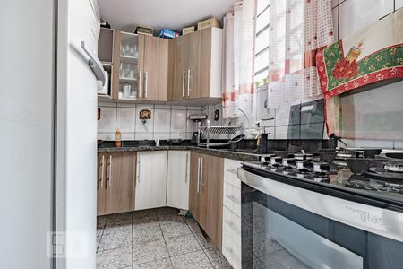 Cozinha de apartamento para alugar com 3 quartos, 74m² em Novo Mundo, Curitiba