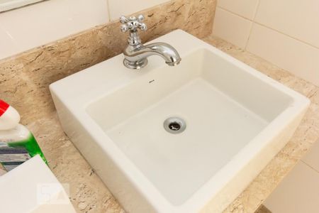 Banheiro Pia de apartamento para alugar com 2 quartos, 50m² em Barra Funda, São Paulo