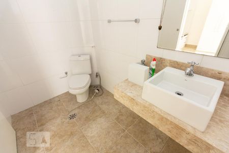 Banheiro de apartamento para alugar com 2 quartos, 50m² em Barra Funda, São Paulo