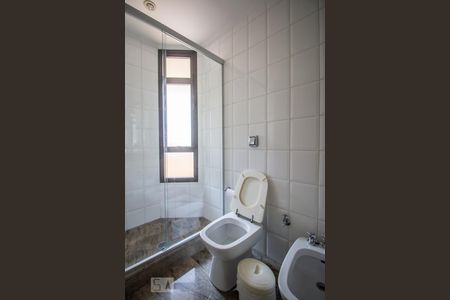 Banheiro escritório de apartamento para alugar com 3 quartos, 350m² em Jardim Paulista, São Paulo