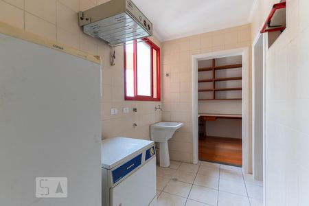 Apartamento à venda com 147m², 3 quartos e 2 vagas Apartamento à venda com 147m², 3 quartos e 2 vagasÁrea de serviço