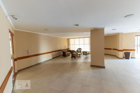 Apartamento à venda com 147m², 3 quartos e 2 vagas Apartamento à venda com 147m², 3 quartos e 2 vagasÁrea comum - Hall de entrada