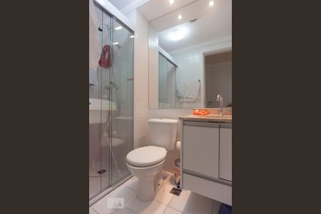 Banheiro de apartamento para alugar com 2 quartos, 54m² em Parque Industrial, Campinas