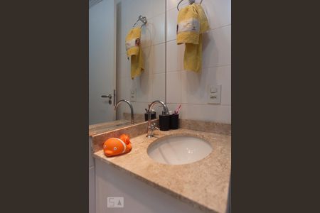Banheiro de apartamento para alugar com 2 quartos, 54m² em Parque Industrial, Campinas