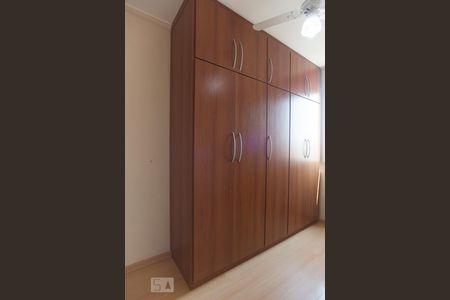 Apartamento à venda com 80m², 3 quartos e 2 vagasQuarto 2