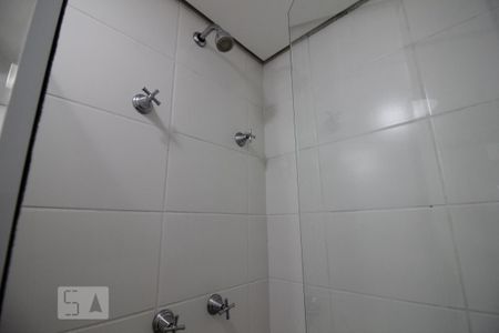 Chuveiro de apartamento para alugar com 2 quartos, 50m² em Parque Reboucas, São Paulo