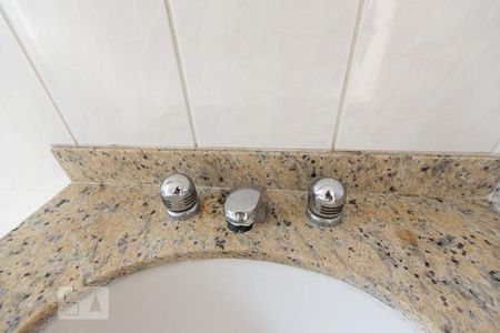 Apartamento para alugar com 50m², 2 quartos e 1 vagaDetalhe banheiro Social