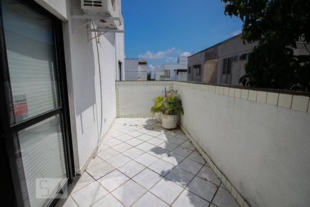 Apartamento para alugar com 225m², 3 quartos e 2 vagasVaranda 2