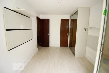 Apartamento para alugar com 225m², 3 quartos e 2 vagasQuarto 2 Suite