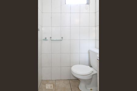 Casa de condomínio para alugar com 100m², 3 quartos e 1 vaga Casa de condomínio para alugar com 100m², 3 quartos e 1 vagaBanheiro 1