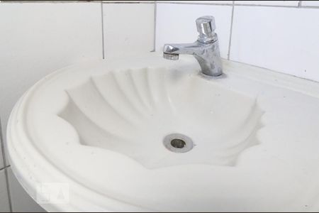 Casa de condomínio para alugar com 100m², 3 quartos e 1 vaga Casa de condomínio para alugar com 100m², 3 quartos e 1 vagaBanheiro 1
