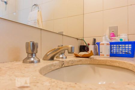 Apartamento para alugar com 140m², 4 quartos e 2 vagas Apartamento para alugar com 140m², 4 quartos e 2 vagasTorneira Banheiro Quarto 4 Suíte