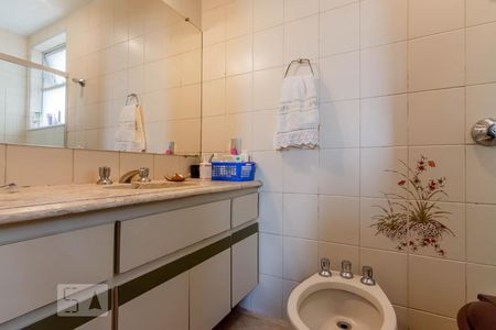 Apartamento para alugar com 140m², 4 quartos e 2 vagas Apartamento para alugar com 140m², 4 quartos e 2 vagasBanheiro Quarto 4 Suíte