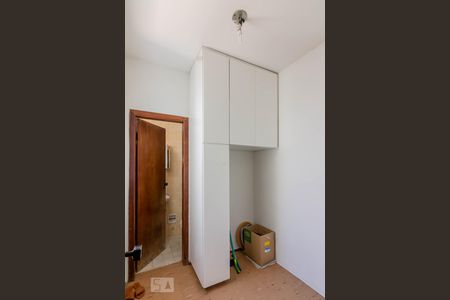 Apartamento para alugar com 140m², 4 quartos e 2 vagas Apartamento para alugar com 140m², 4 quartos e 2 vagasQuarto Serviço