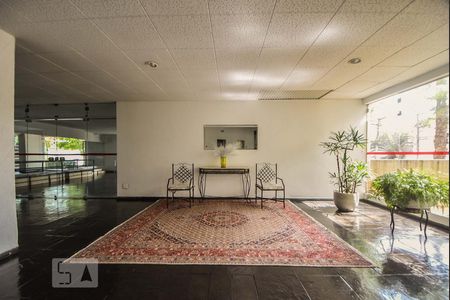 Apartamento para alugar com 75m², 4 quartos e 1 vagaHall
