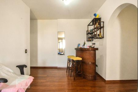 Apartamento para alugar com 75m², 4 quartos e 1 vagaSala