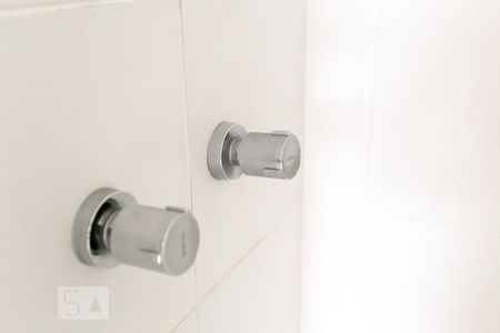 Detalhe banheiro de apartamento à venda com 3 quartos, 72m² em Cavalhada, Porto Alegre