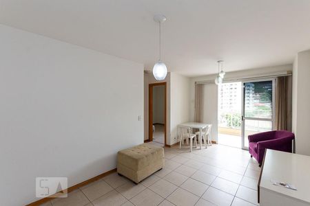 Sala de apartamento à venda com 2 quartos, 70m² em Santa Rosa, Niterói