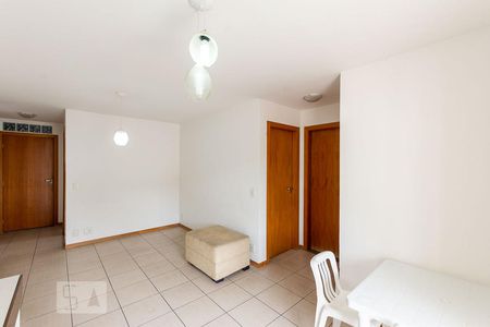 Sala de apartamento à venda com 2 quartos, 70m² em Santa Rosa, Niterói