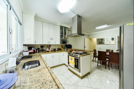Casa à venda com 215m², 3 quartos e 5 vagas Casa à venda com 215m², 3 quartos e 5 vagasCozinha
