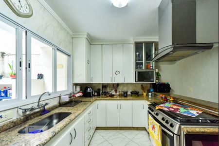 Casa à venda com 215m², 3 quartos e 5 vagas Casa à venda com 215m², 3 quartos e 5 vagasCozinha
